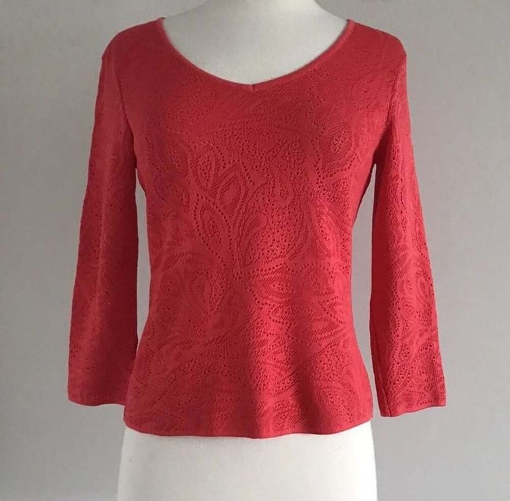 NEW Escada Red Eyelet Textured V-Neck 3/4 Sleeve Knit Top SZ 44